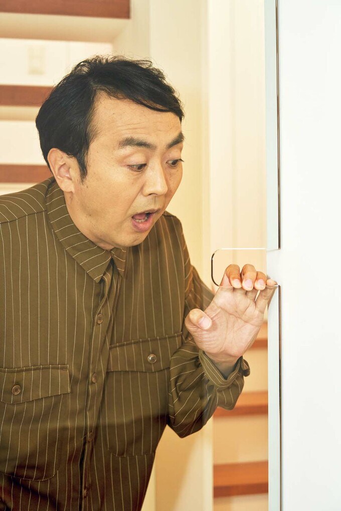 寝室の扉が強化ガラス製