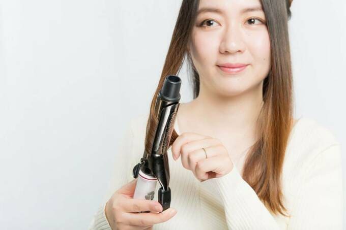 失敗しない大人の巻き髪 髪に跡がつかず ゆるっと仕上げるコツ Esseonline エッセ オンライン