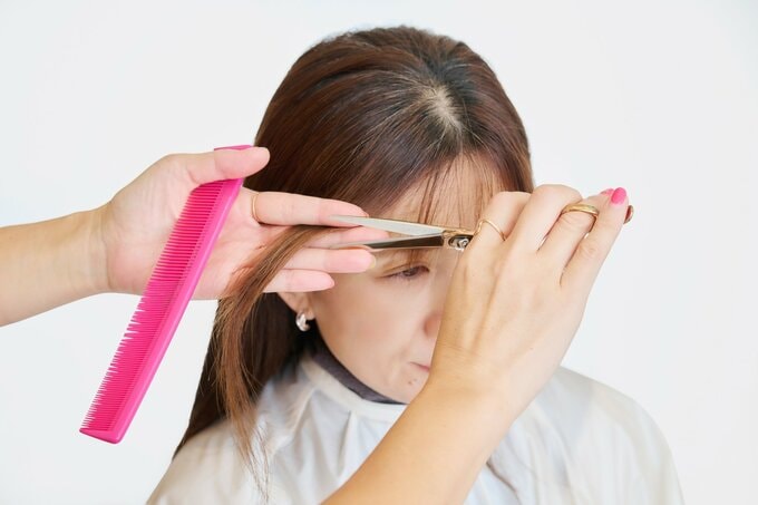 横の毛のカットシーン