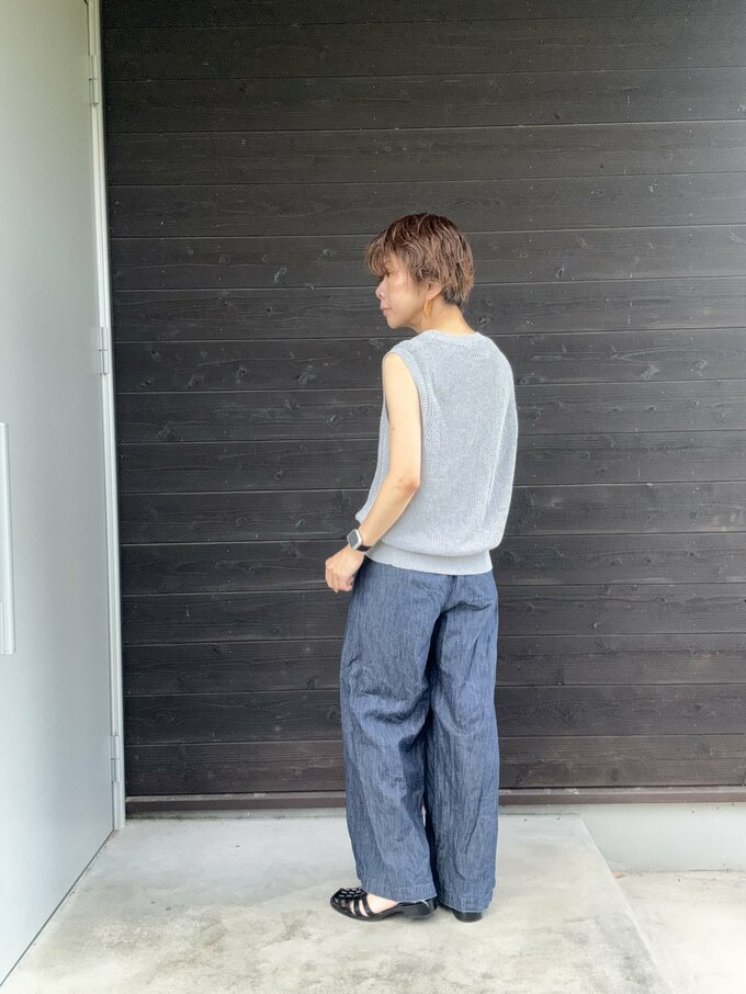 グレーニット　ブルーパンツ