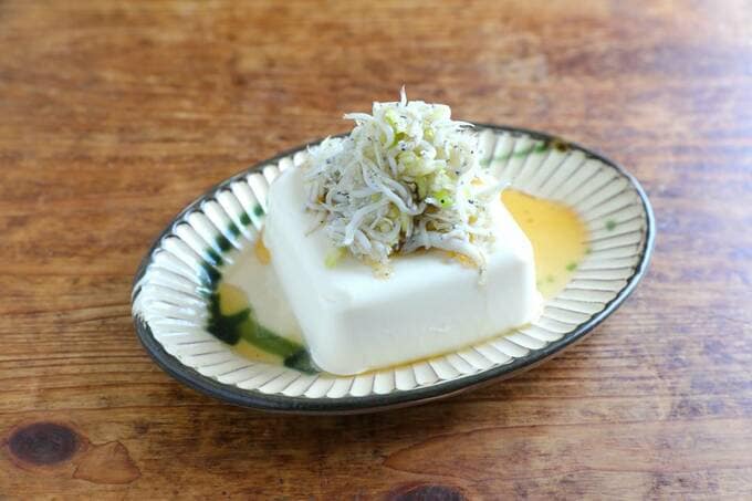 たっぷりしらすの香味ネギやっこ