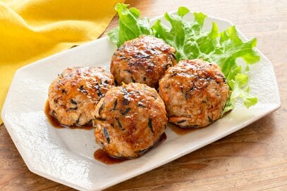 冷めてもおいしい「ひじき入り鶏つくね」。新年度からお弁当づくりを始める方にもぴったり