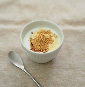 おからパウダーのヨーグルトがけ。ダイエット中に食べたいおやつ