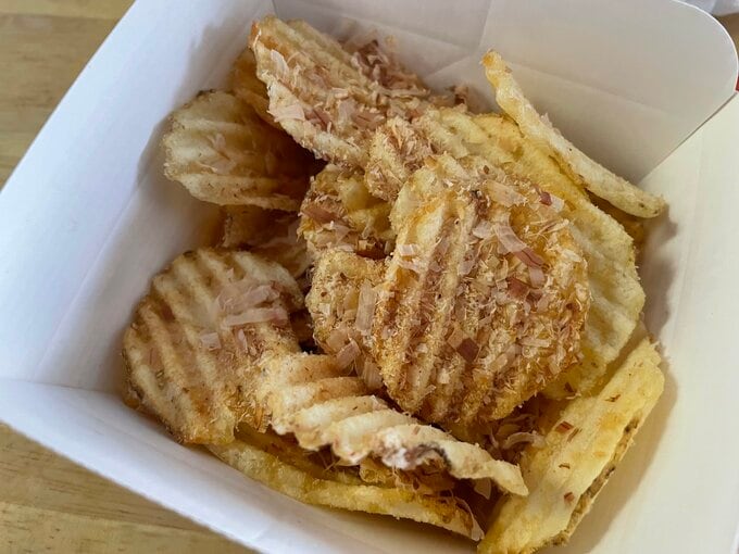 「揚げたてポテトチップス 日本橋かつおだしと塩味」