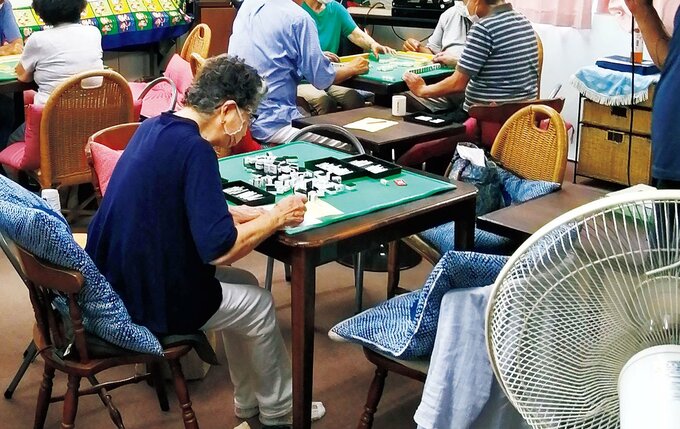 麻雀をする多良さん