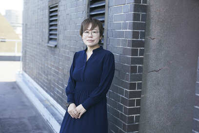 乳児を抱えパートと兼業で小説家に。「記憶がないほど忙しかった」それでも書き続けた原動力