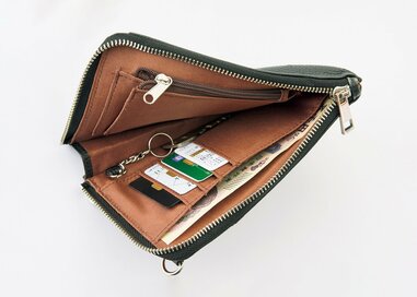 資産1億円貯めた人の「財布の中身」をのぞいたら。現金は5000円しかもたない