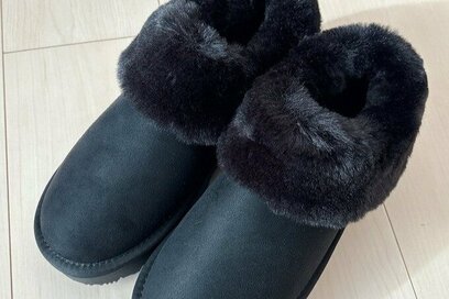 アラフォーが「GUで2年連続で購入した」ムートンシューズ。ふわふわボアで暖か～い
