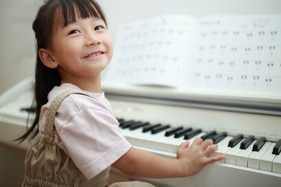 子どもの教育費は小学生の期間が貯めチャンス。ただし中学受験は塾代だけで約300万円
