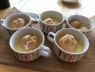 安いプチシューで！レトルトスープが一気にお店の味に