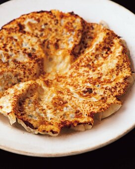 カリカリの羽根つきギョーザのつくり方。禁断の「チーズ羽根」も！