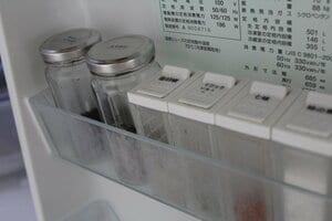 スパイスボトルに移してドアポケットに収納