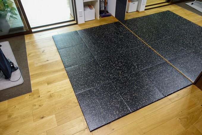 床に置かれたマット