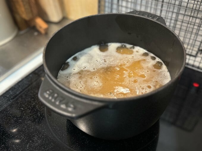 ご飯をたいている様子