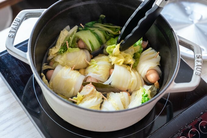 白菜ロールを煮る
