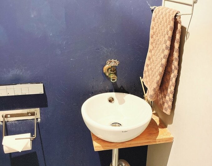 トイレの水栓と手洗いボウル