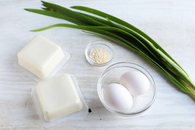 豆腐やニラなど