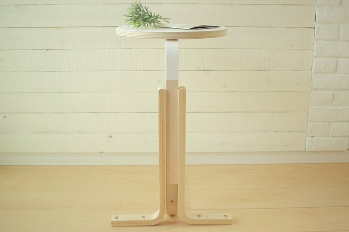 イケアの999円のスツールをリメイク！便利なサイドテーブル