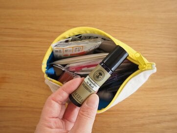 40代の暮らしは「お気に入りの香り」でリラックス。防災ポーチにもロールオンタイプのアロマを