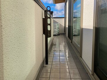 ベランダがタイヤ置き場に！「物干し＆夜にお酒」で使う機会なしの誤算