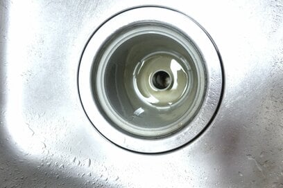 排水口のぬめりが激減。古い家こそ取り入れたい便利アイテム