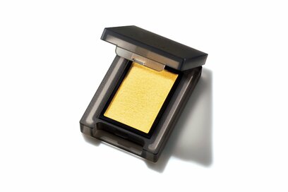 脱・「大人のお疲れ顔」。顔色がパッと華やぐ優秀コスメ3選