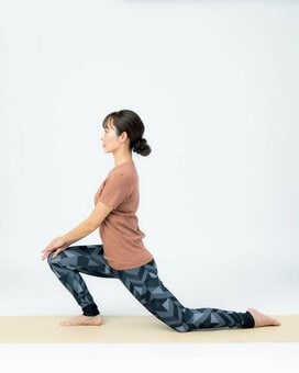 女性に多い「反り腰」を改善。1日10秒でOKの簡単ストレッチ