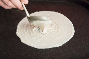 生地を薄く焼く