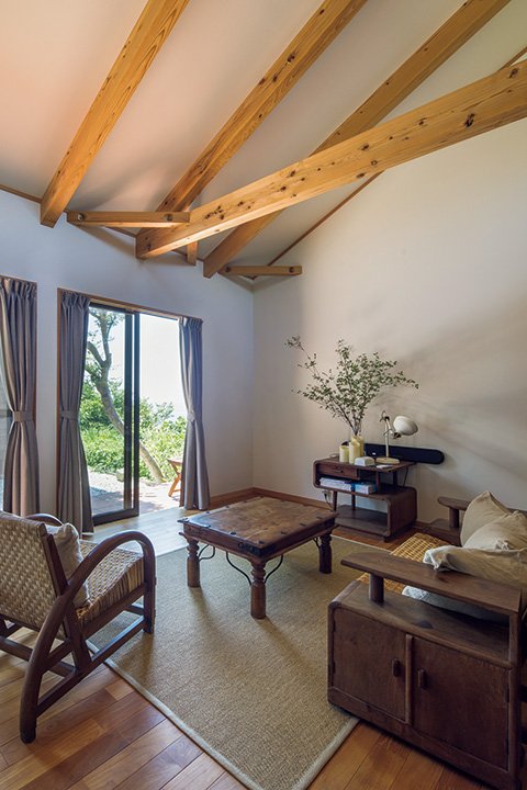 木造軸組工法で建てた離れのリビング