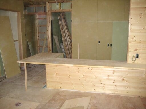 工事中のキッチン