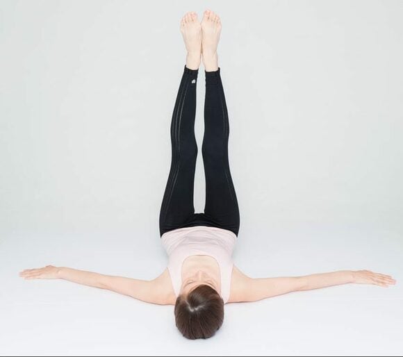 バランスがとりにくければ、両手を広げる