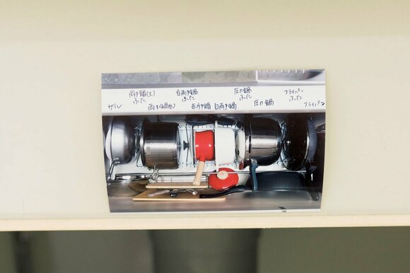 しまう位置がひと目でわかるキッチンの鍋収納