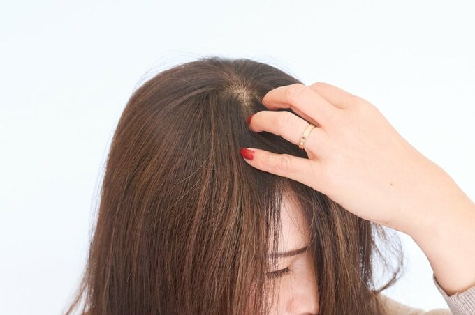 髪の頭頂部