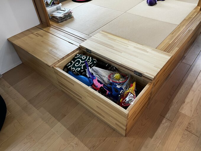 造作のベンチ収納