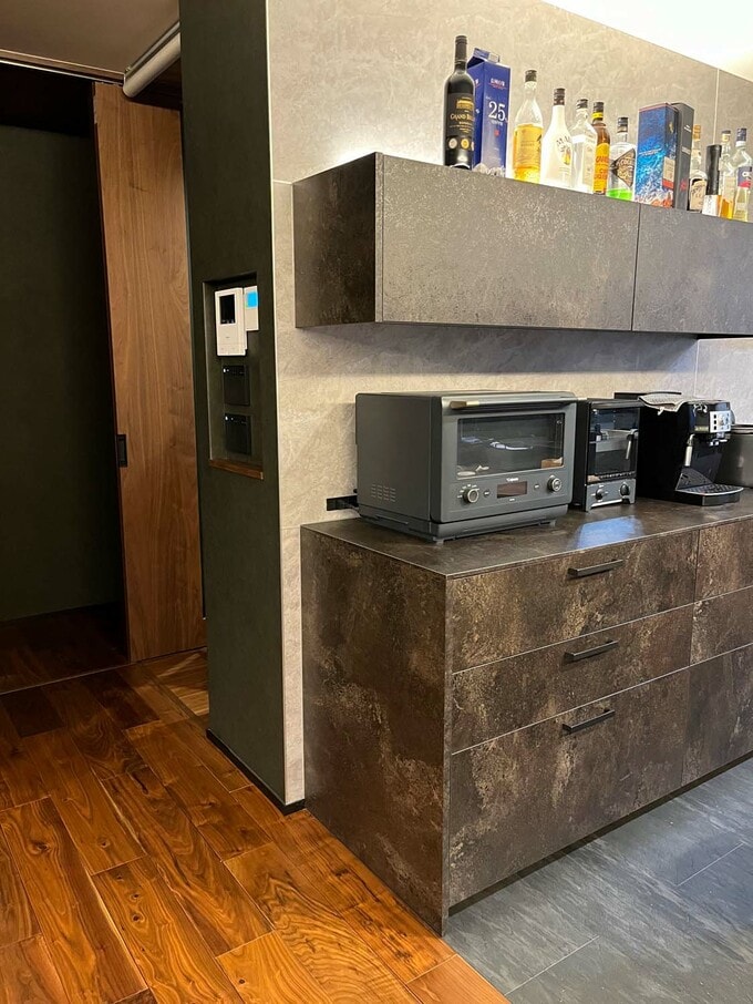 キッチン側からパントリーを見る