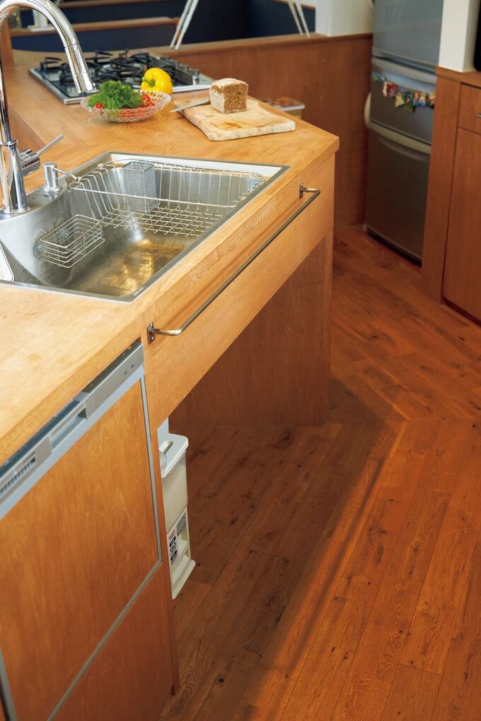 シンク下はオープンに