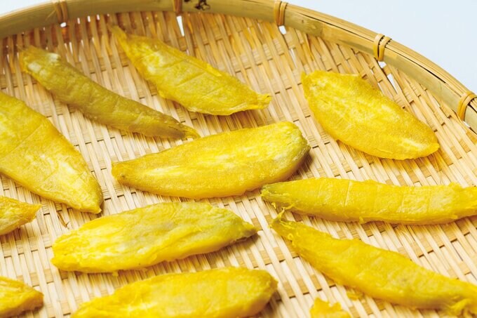 きれいに並べられた干しイモ