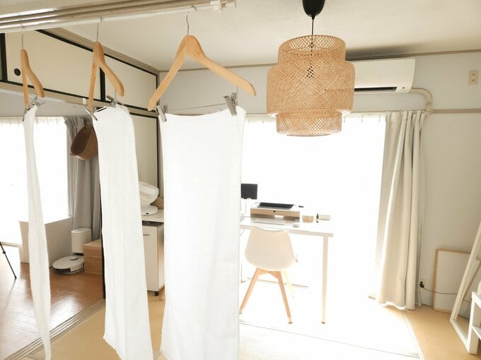 エアコンの前で物干し