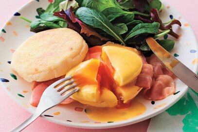 憧れの朝食、エッグベネディクト。とろ～り卵に仕上がるコツ