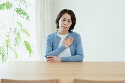 更年期症状の1つ、前触れのない「動悸・息切れ」。心身のストレス軽減が改善の一歩に