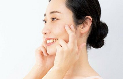 春のだるさもすっきり「セルフマッサージ」術。“ながら”で手軽に行える不調ケア