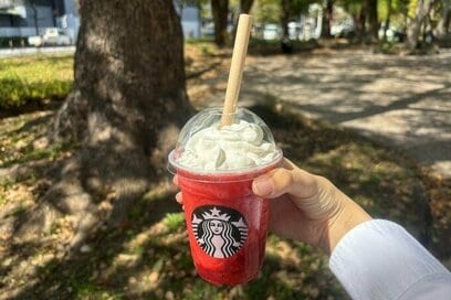 スタバ新作「THE 苺 フラペチーノ」。まるでショートケーキな味わいに驚愕…！