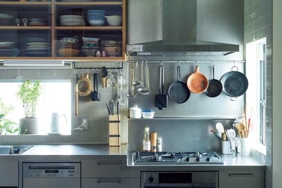 40代、暮らしの中心は「理想がつまったキッチン」。使いやすく、気分も上がる