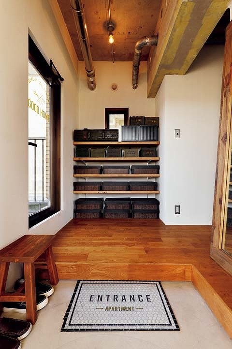 明るく開放的な玄関