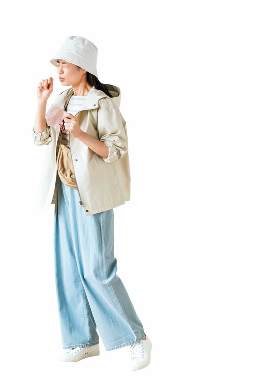 白&ベージュに明るいブルーを