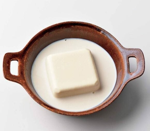 グラタン皿に豆腐