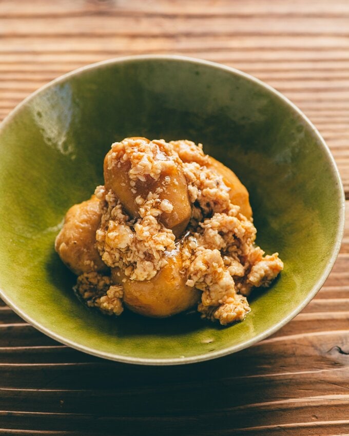 冷凍サトイモのそぼろあんかけ