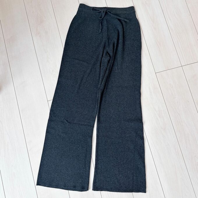 ニットパンツ正面