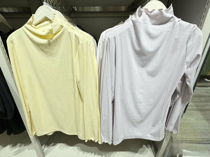 リブメローハイネックラメTシャツ