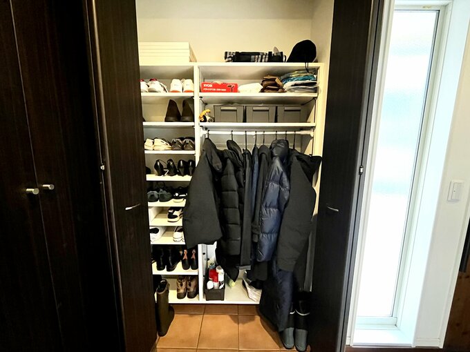 玄関を「防波堤」にするとリビングが片付く！